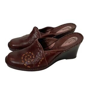 Clarks Cushioned Artisan Leather Clogs Brown Size 8